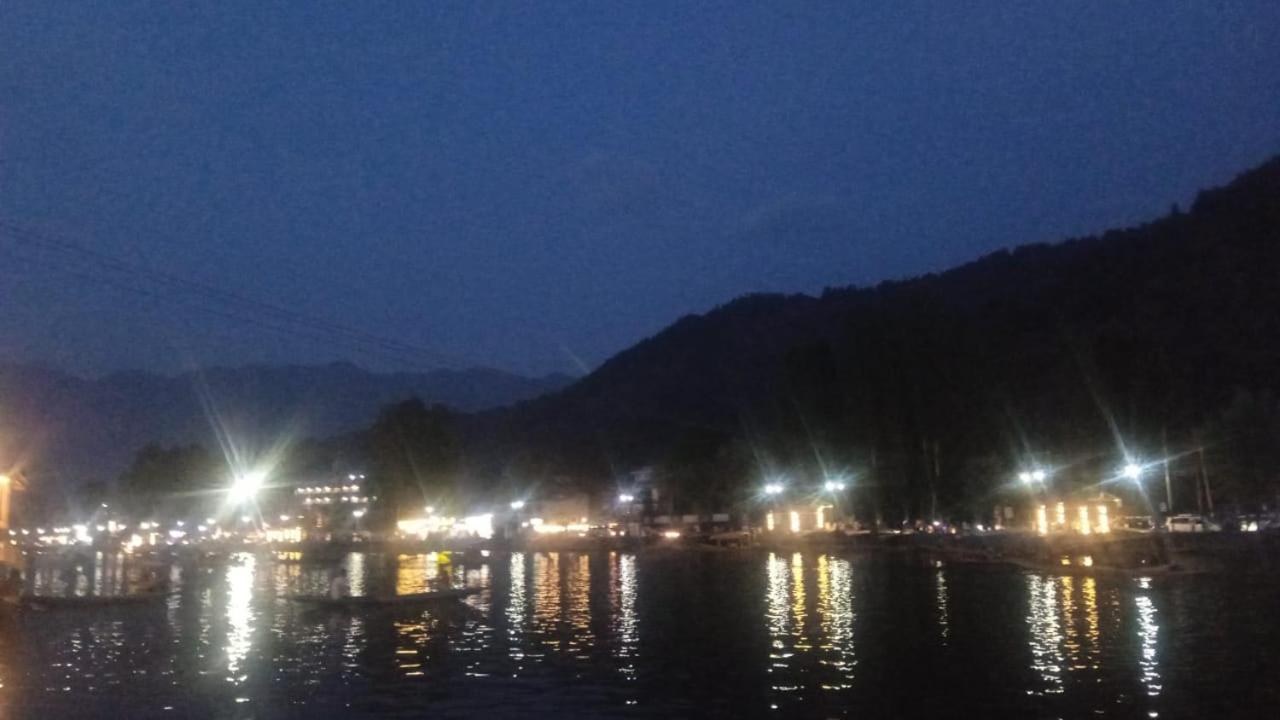 Island Διαμέρισμα Σριναγκάρ Εξωτερικό φωτογραφία