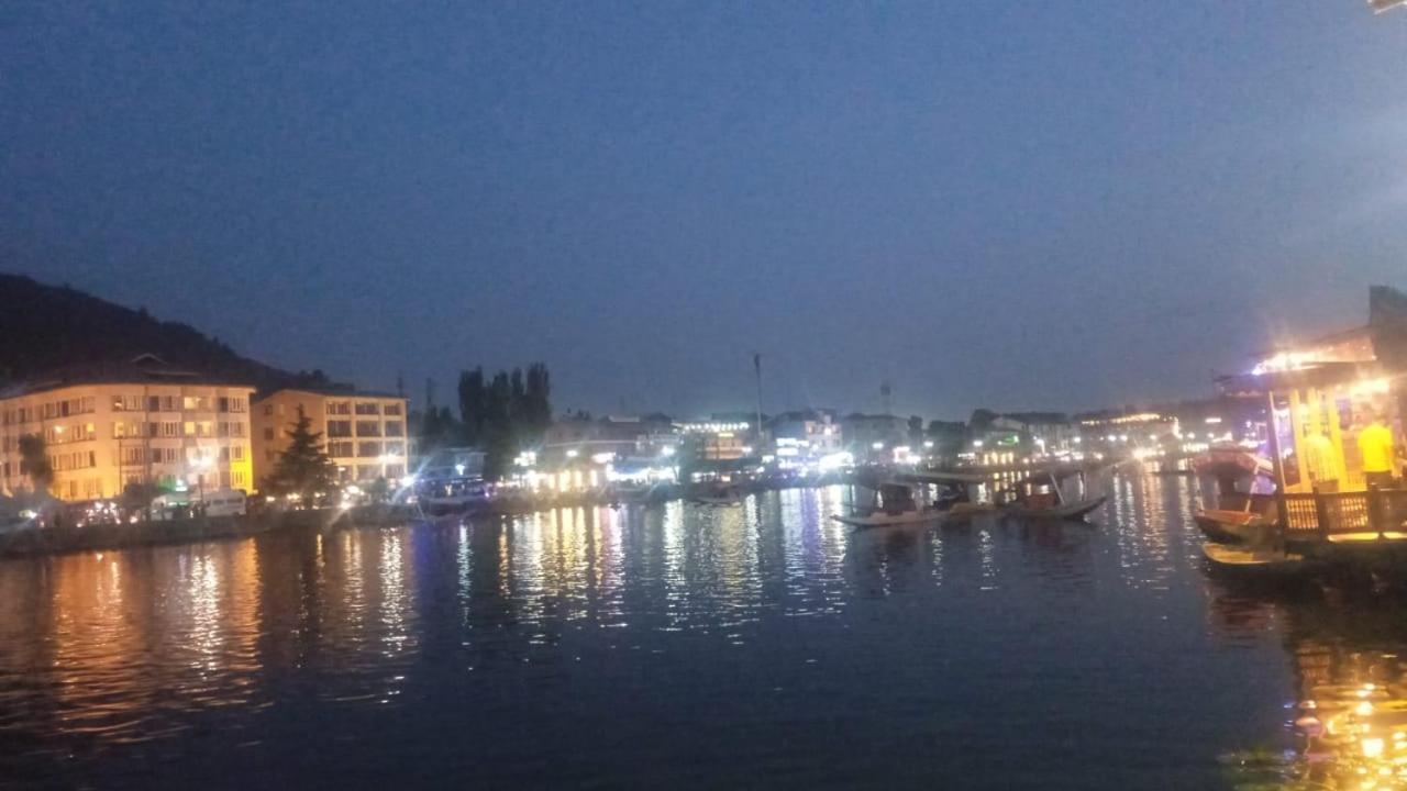 Island Διαμέρισμα Σριναγκάρ Εξωτερικό φωτογραφία