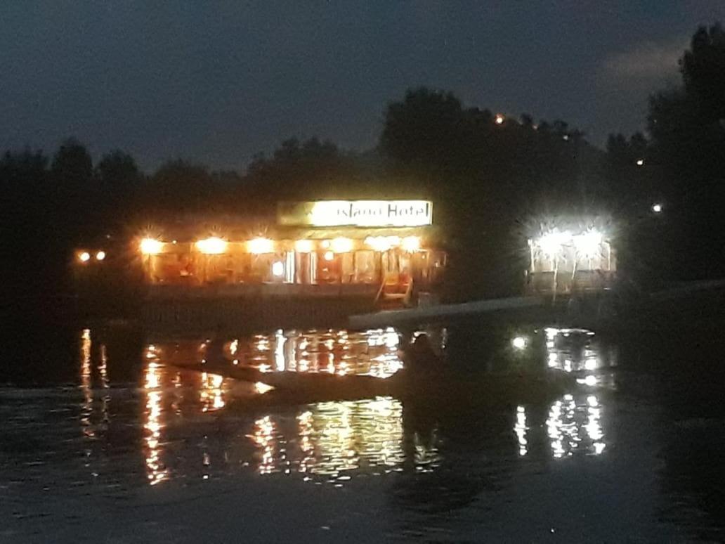 Island Διαμέρισμα Σριναγκάρ Εξωτερικό φωτογραφία
