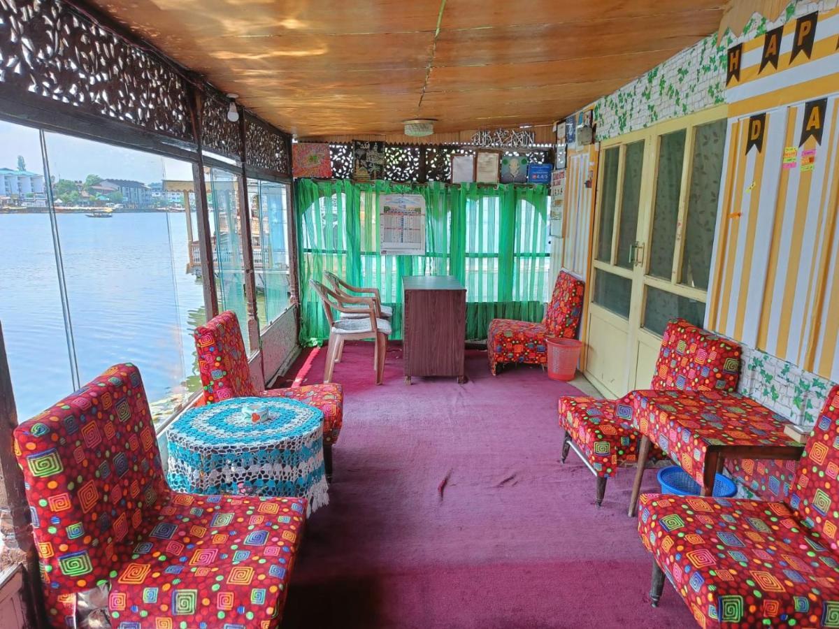 Island Διαμέρισμα Σριναγκάρ Εξωτερικό φωτογραφία