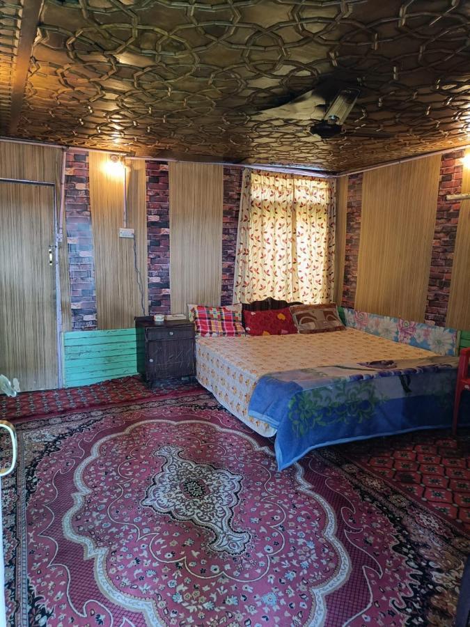 Island Διαμέρισμα Σριναγκάρ Εξωτερικό φωτογραφία