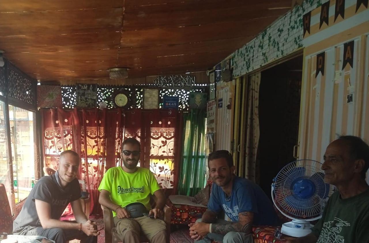 Island Διαμέρισμα Σριναγκάρ Εξωτερικό φωτογραφία